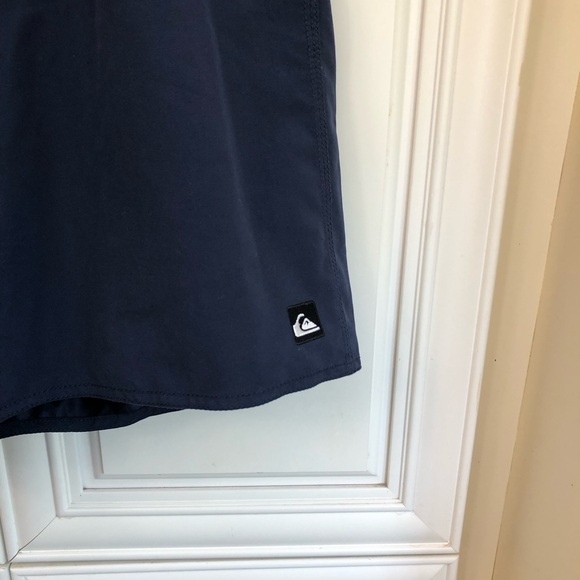 Quiksilver men’s board shorts - Picture 3 of 10